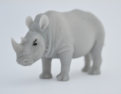 Белый носорог (меняет цвет на солнце)